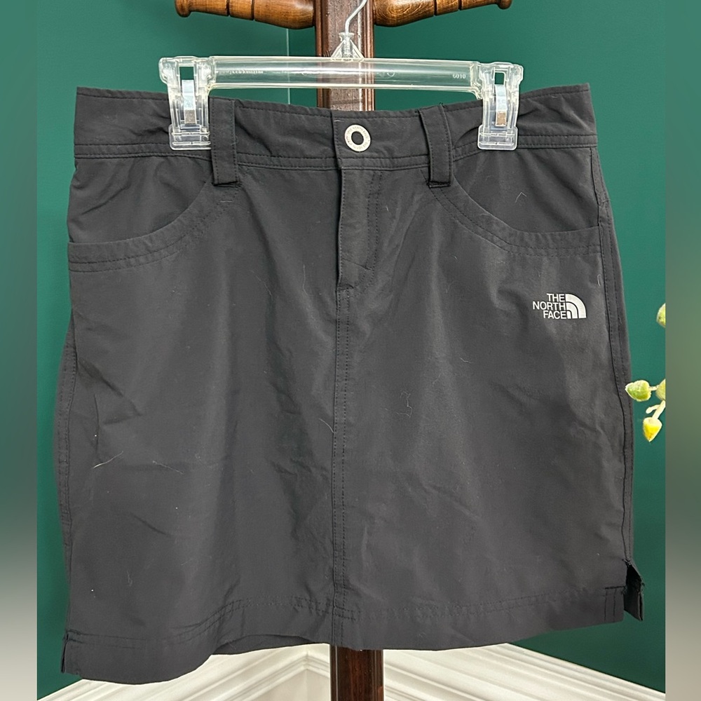 The North Face, women’s size 2 black skort.